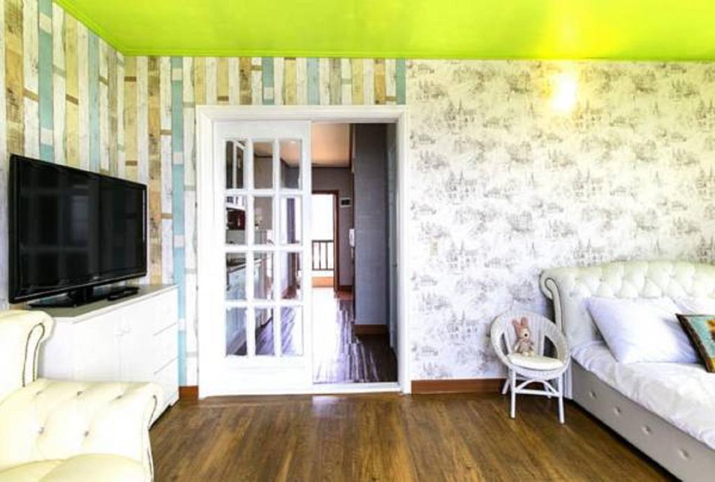 Dg Beach Pension Jeju Room photo