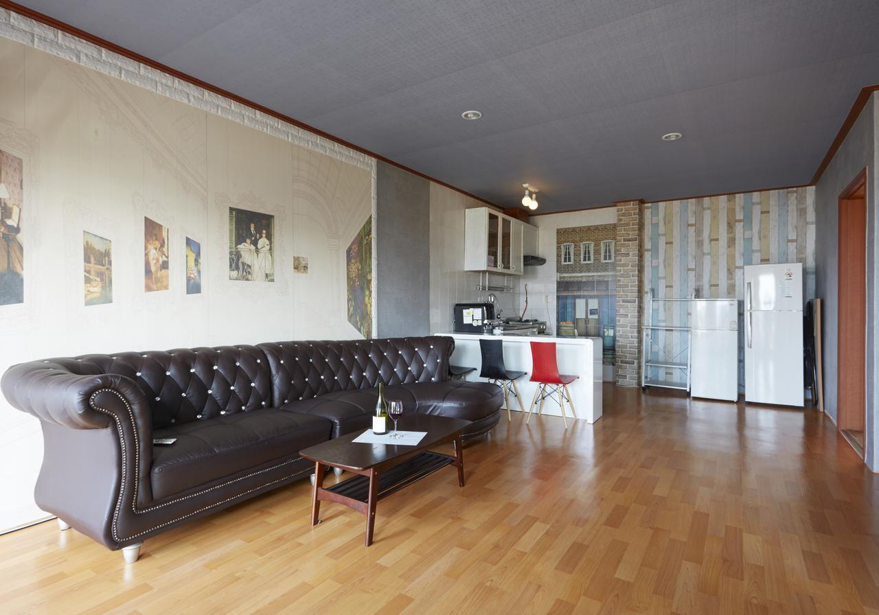 Dg Beach Pension Jeju Exterior photo